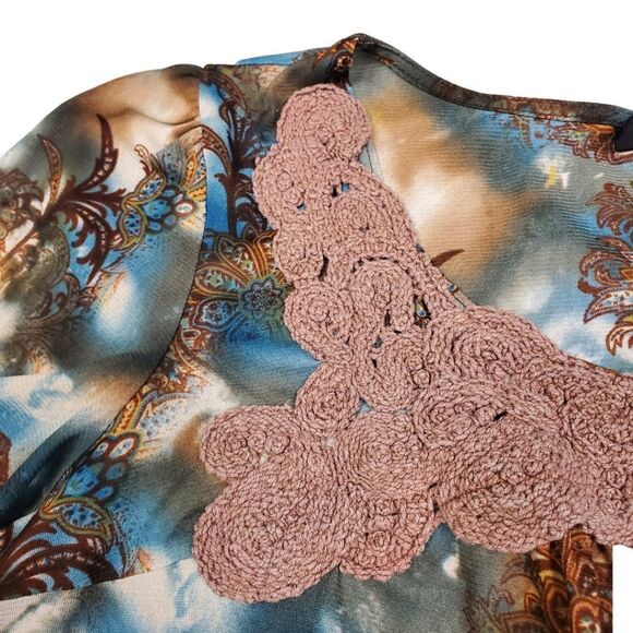 Bohemian lace-trim blouse with elastic sleeves by Avenue - Women's Plus 18/20 - Picture 3 of 7